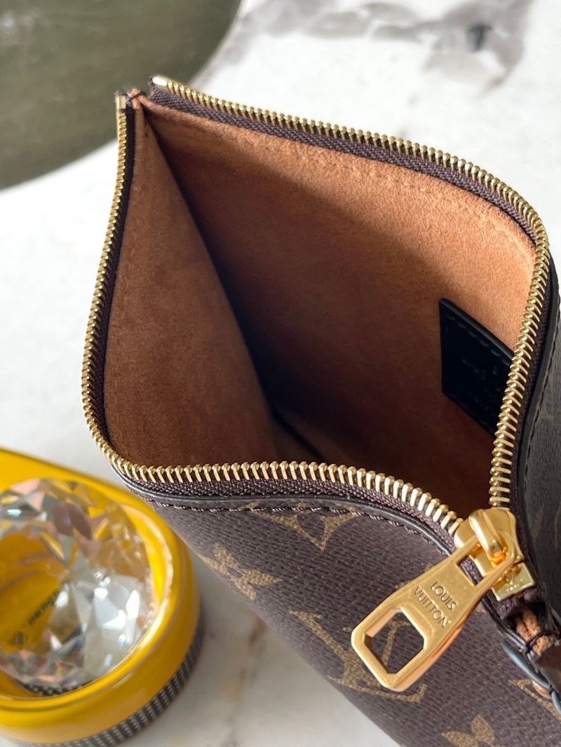 Louis Vuitton Hobo Bags